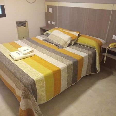 Hotel Americano Pergamino Bagian luar foto