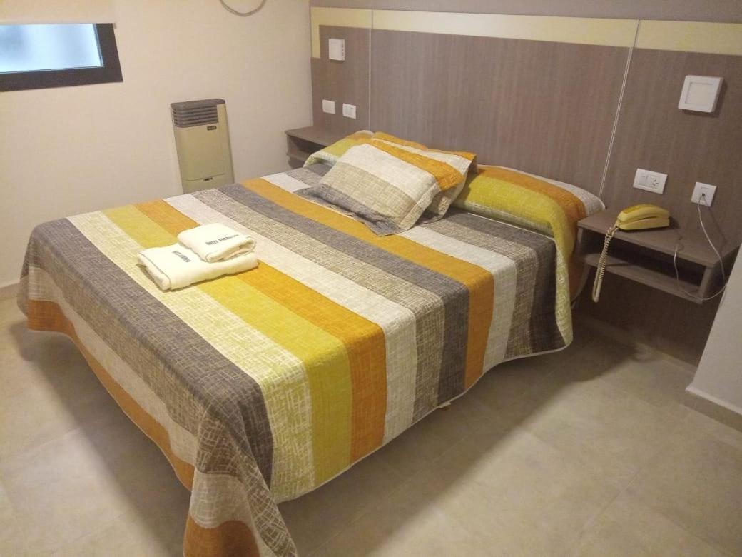 Hotel Americano Pergamino Bagian luar foto