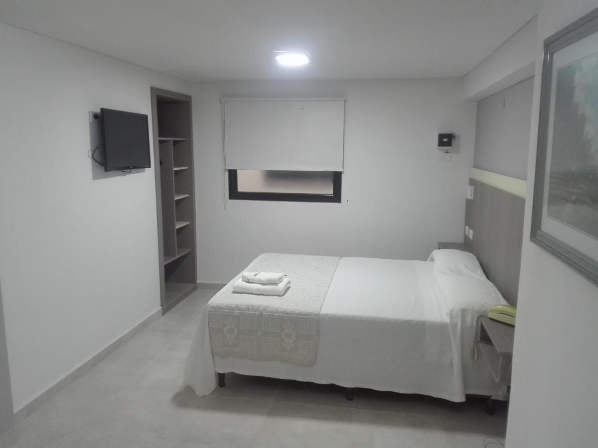 Hotel Americano Pergamino Bagian luar foto